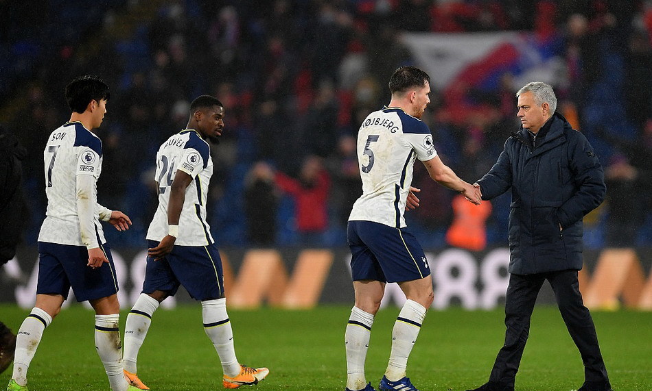  西汉姆联凭借争议点球绝杀水晶宫取三分