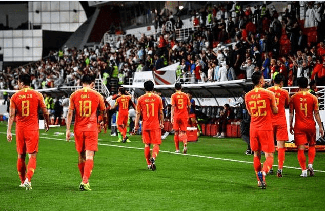 b体育官网- 热那亚铁卫自摆乌龙，致命失误葬送胜利  